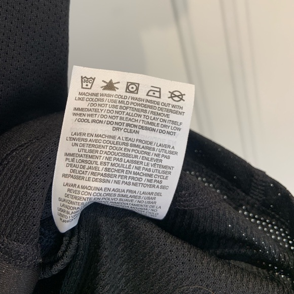 Nike black workout tshirt - Picture 5 of 5